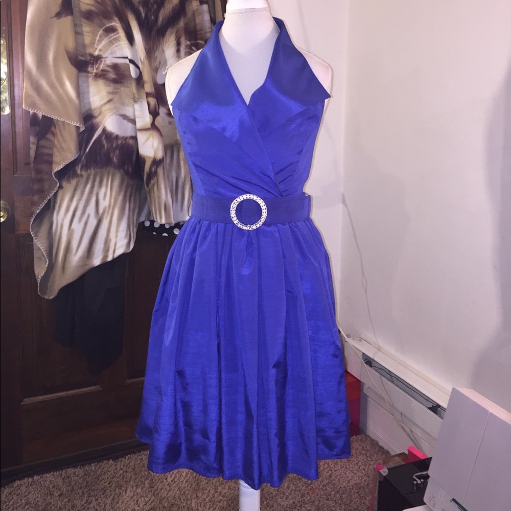 Blue dress with belt with sequins circle center