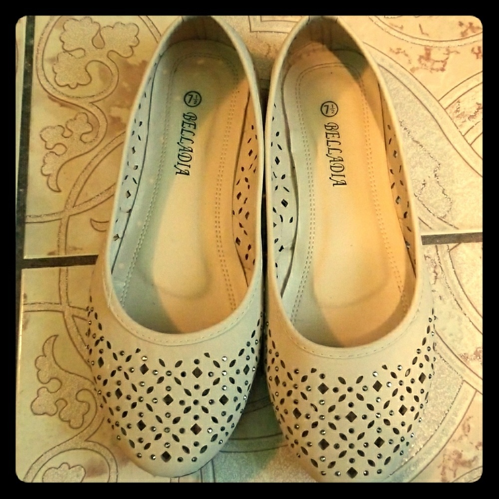 Nude flats