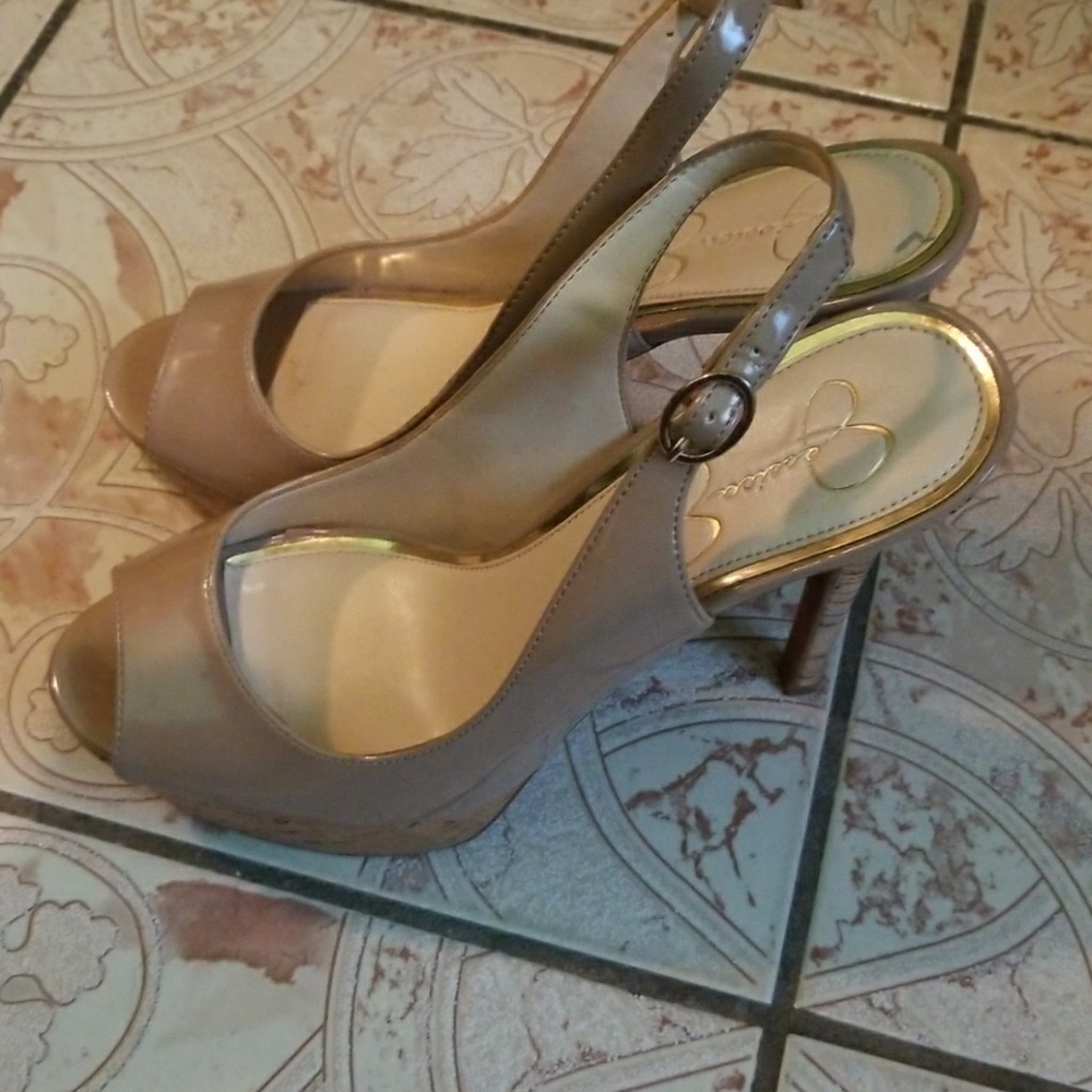 Heels - Picture 2 of 4