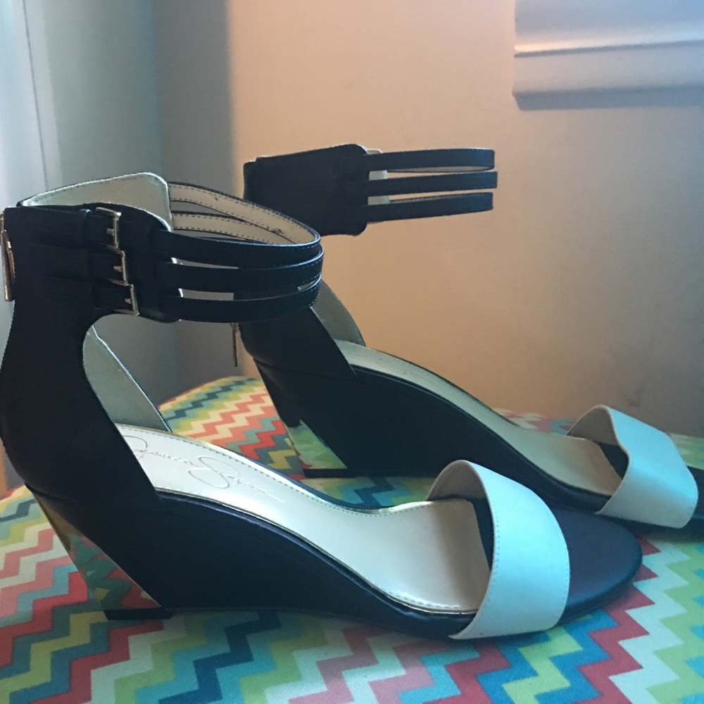 Jessica Simpson Sandals ! Size 10