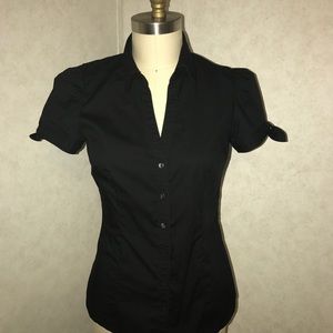 Black short sleeve button up 🖤▪️⚫️