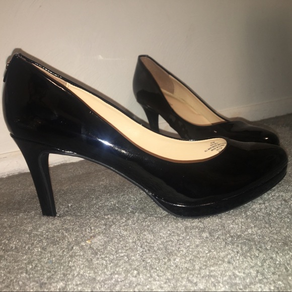 Formal Heels! - Picture 1 of 6