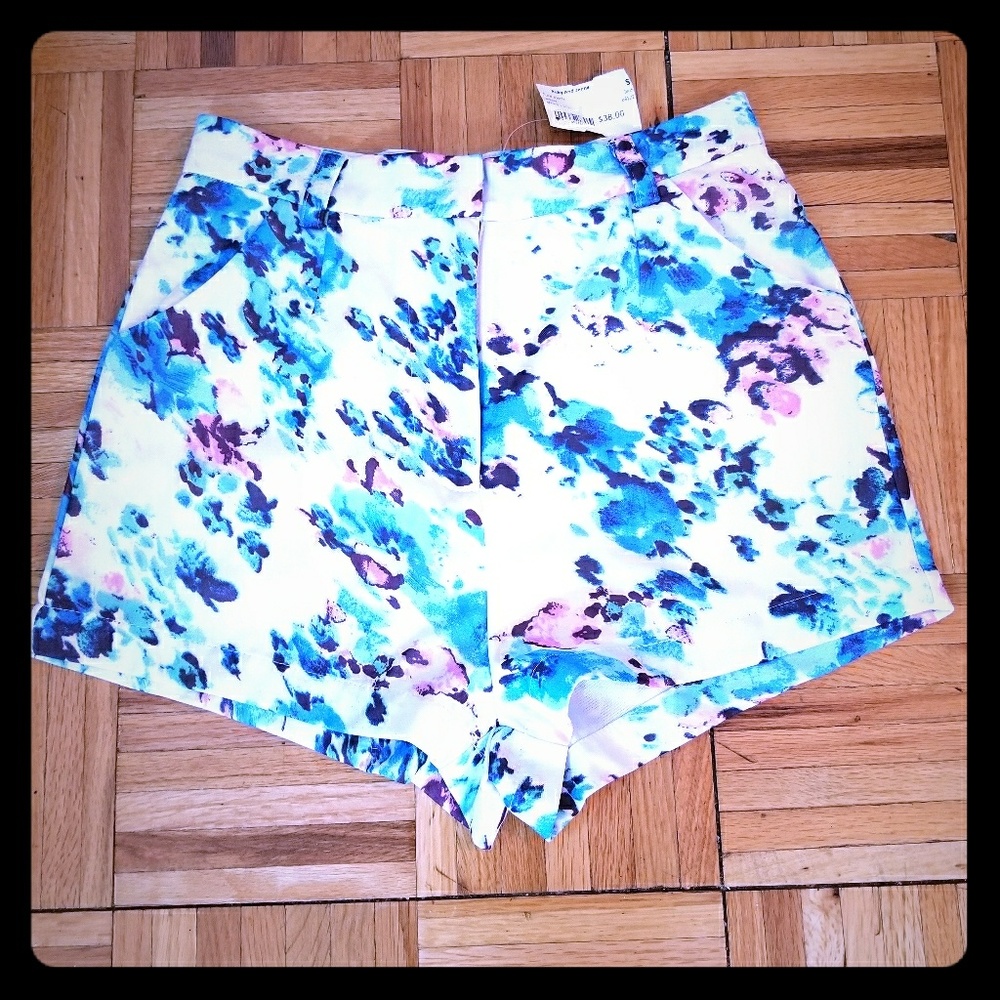 NWT Trouser like Shorts