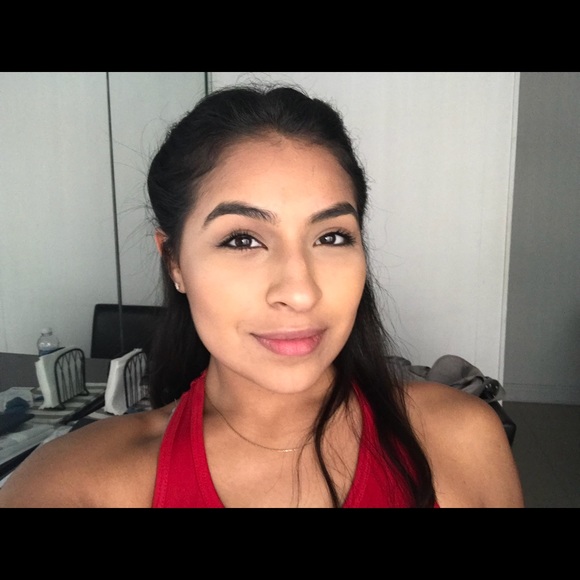 Meet your Posher, Arellys - Picture 2 of 2