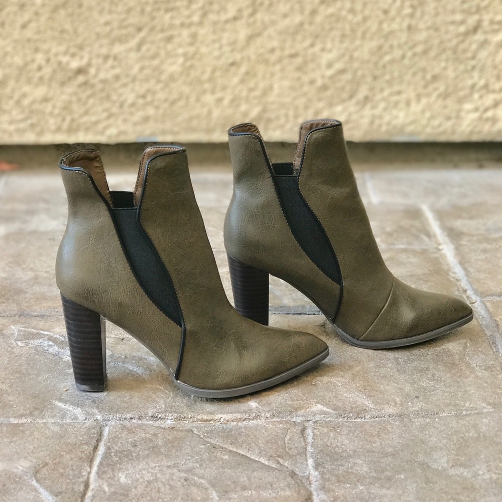 Olive Geometric V Cut Pointy Toe Distressed Boots - Picture 3 of 7