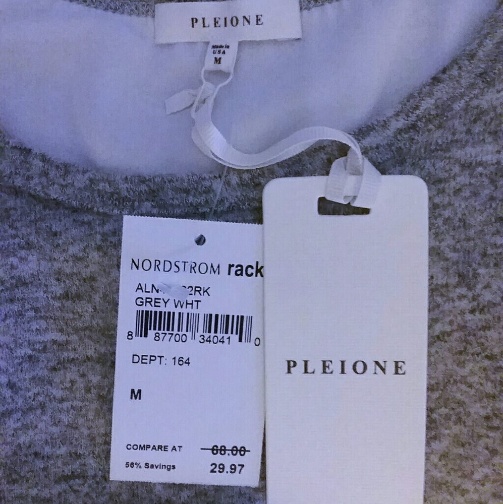 NWT Pleione Cold Shoulder Long Sleeve T Runs Large - Picture 3 of 3
