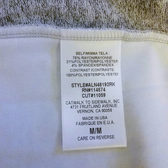 NWT Pleione Cold Shoulder Long Sleeve T Runs Large - Picture 2 of 3