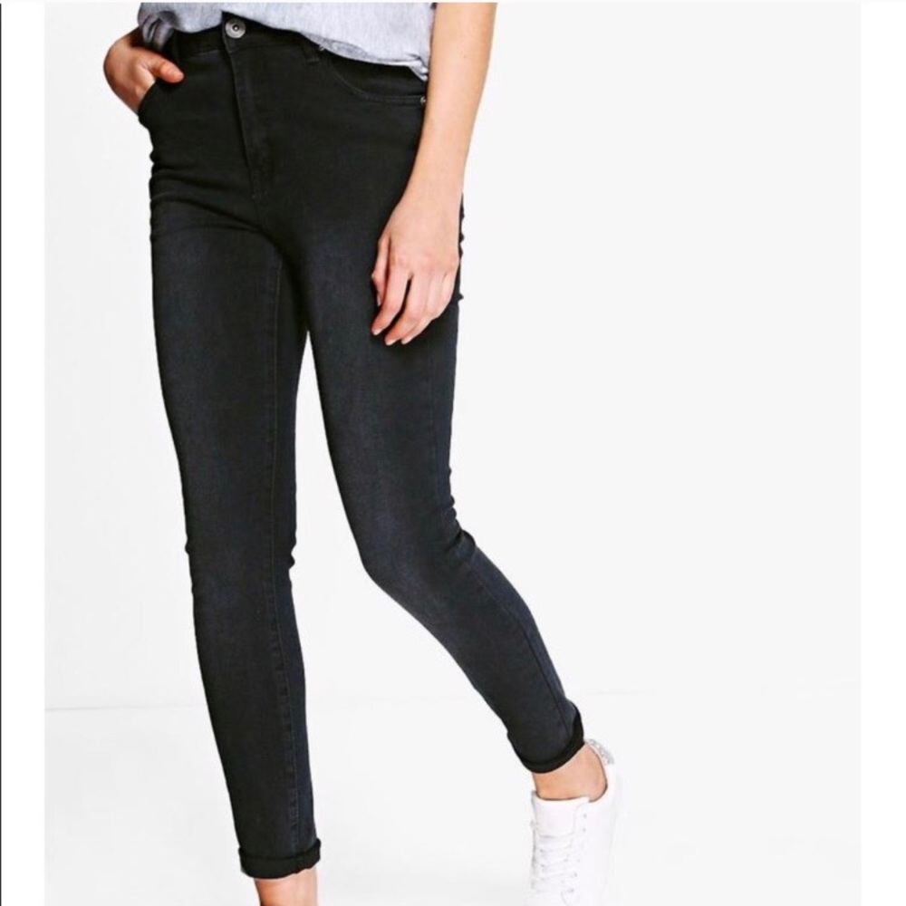 NWT boohoo skinnies