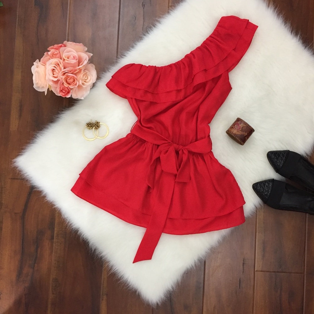 HP 🎉 Forever 21 Ruffled One Shoulder Too