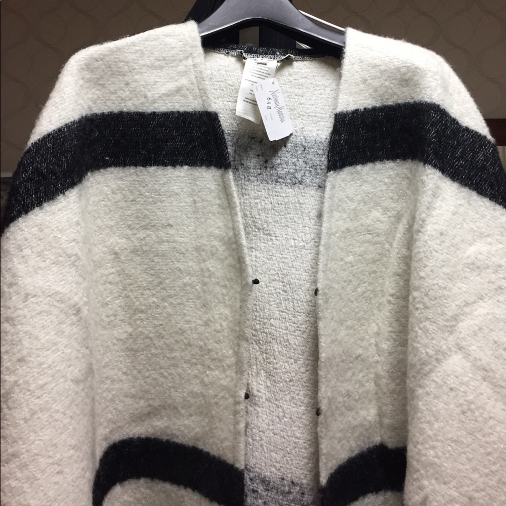 Alice& Olivia cape
