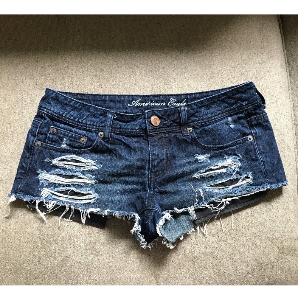 AMERICAN EAGLE CUT OFF SHORTS