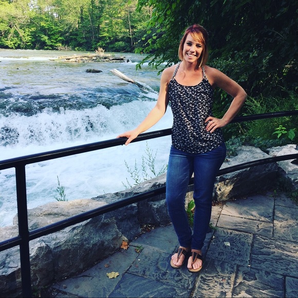 Meet your Posher, Amanda - Picture 1 of 1