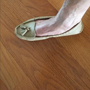 Nude Moccasin Loafers w/ tassel