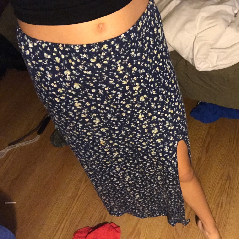 Long maxi floral skirt with a slit on on side