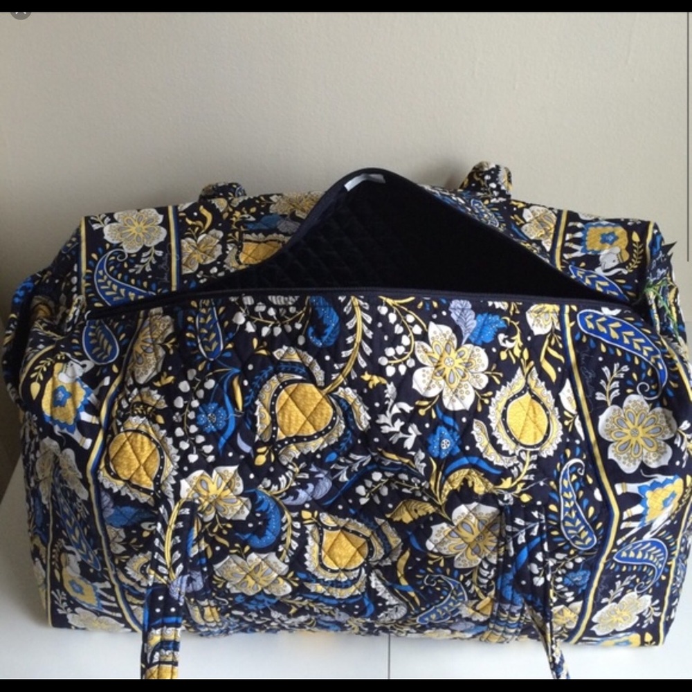 4 Vera Bradley large duffle bags - Picture 8 of 8