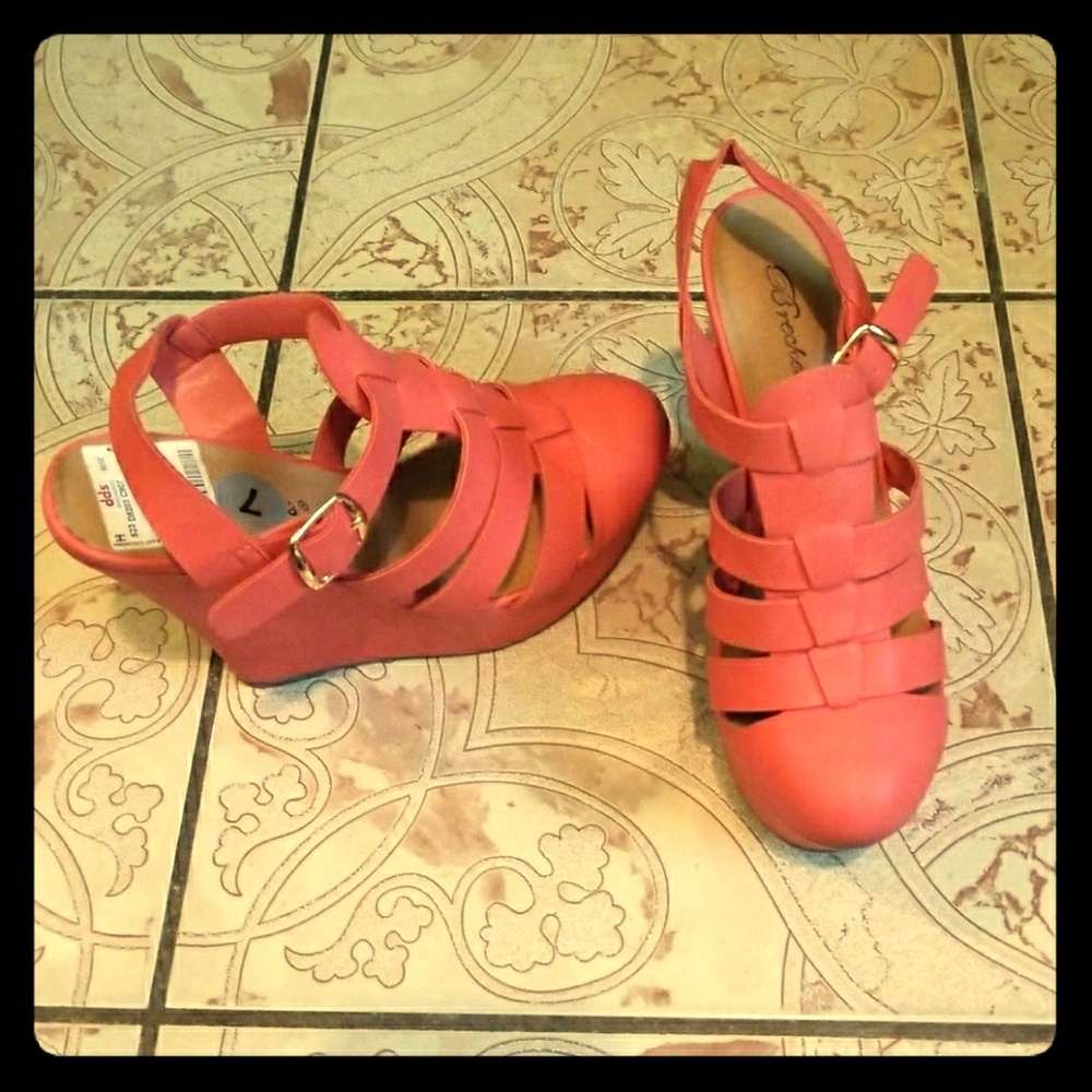 Pink wedges