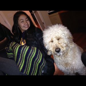 Meet your Posher, Mona