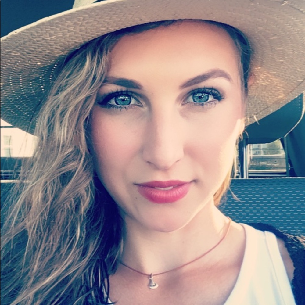 Meet your Posher, Michaela