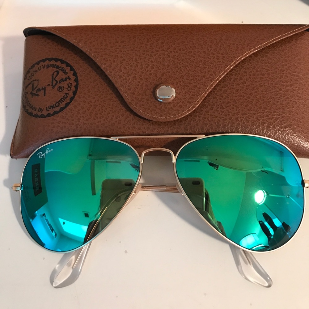 Ray Ban Green Mirrored Aviator Sunglasses.