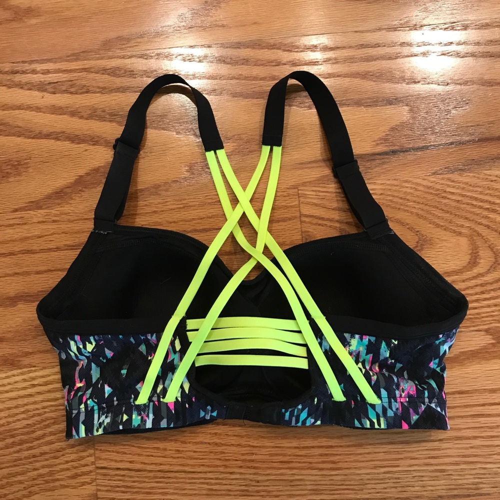 Victoria's Secret 34D sports bra - never worn