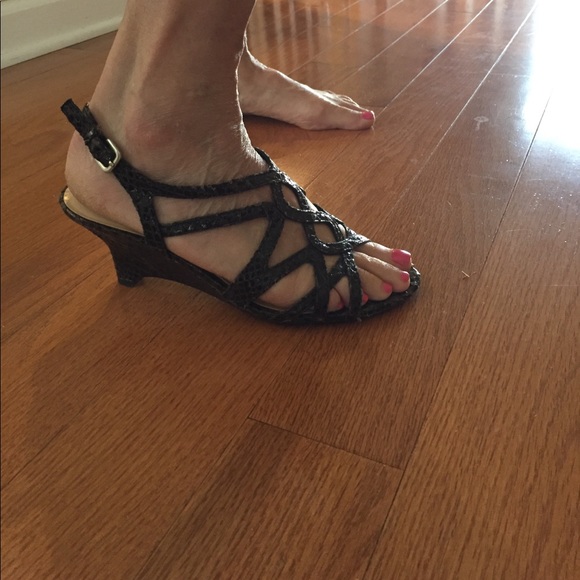 Wedge like sandal - Picture 2 of 3