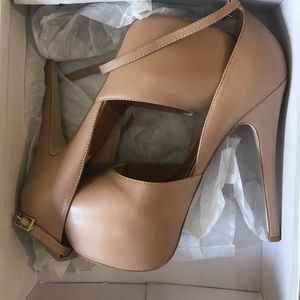 Steve Madden platform Heels(DEENY)