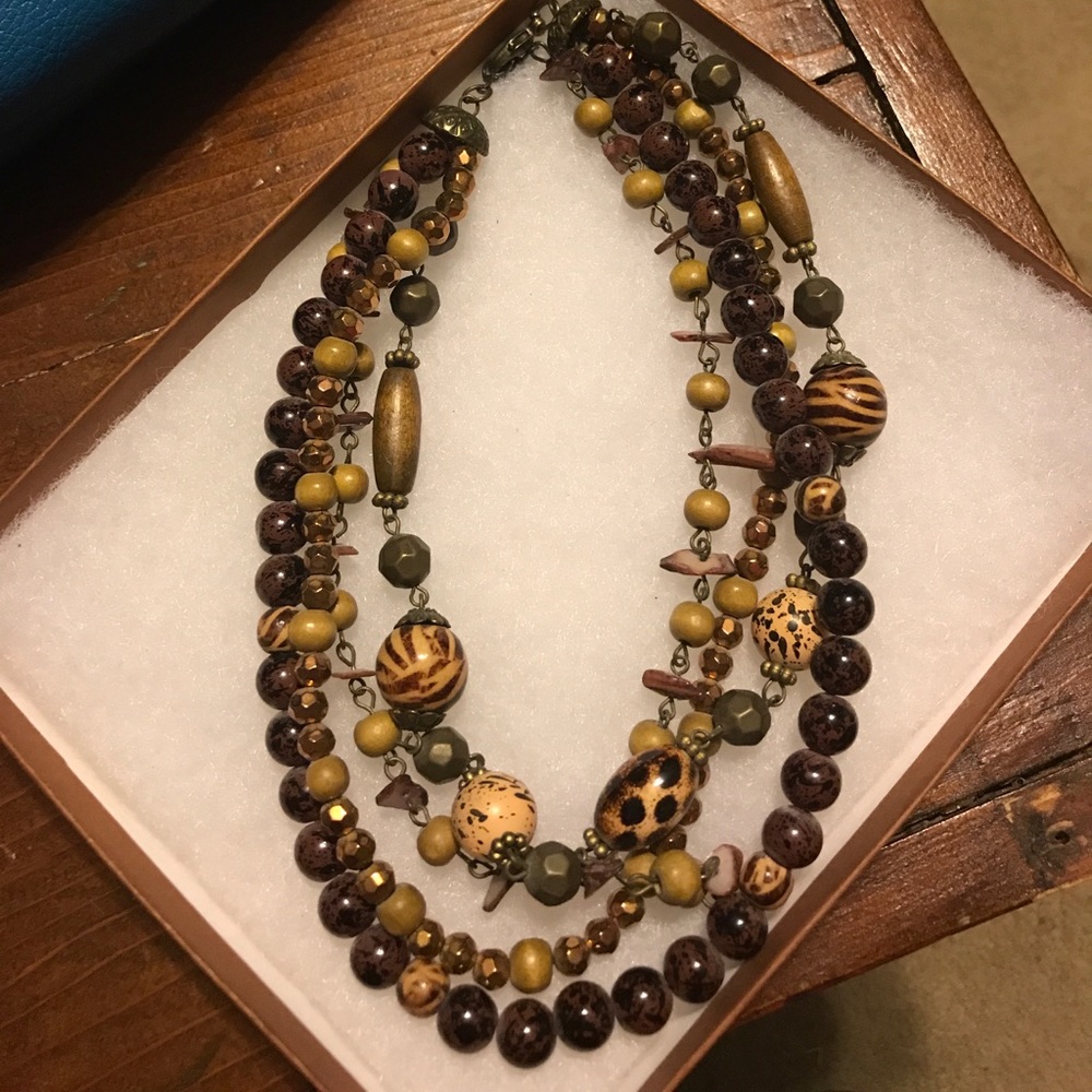 Women's necklace