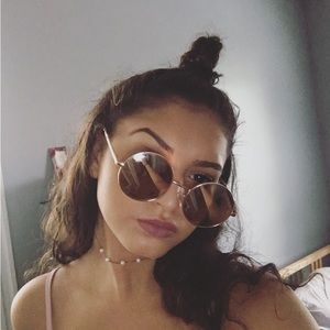 Meet your Posher, Victoria