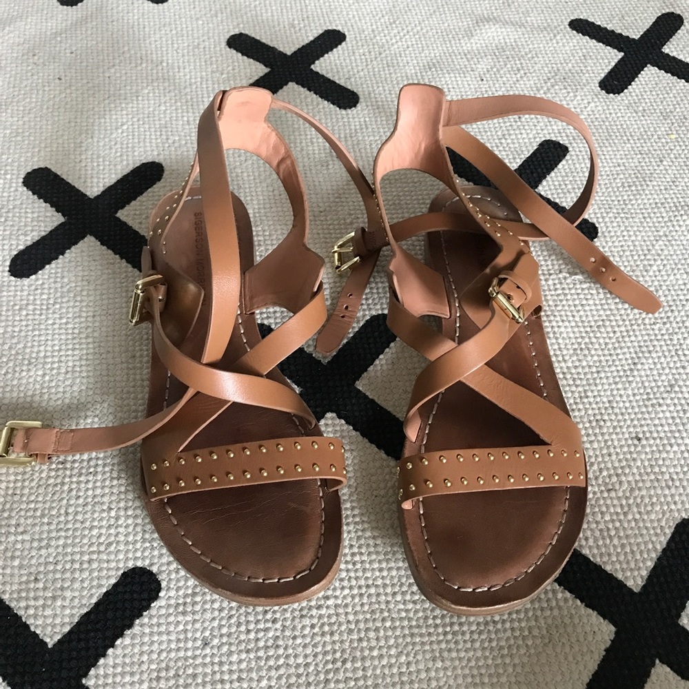 Multi-strap leather sandal
