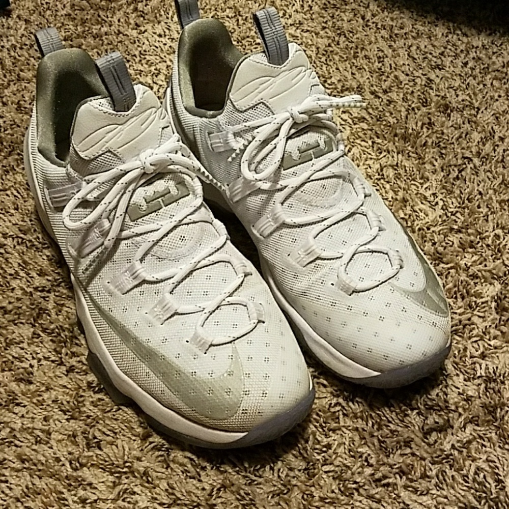 Lebrons Xlll