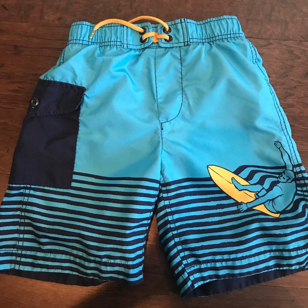 Gap Boys swim Trunks size M (8)