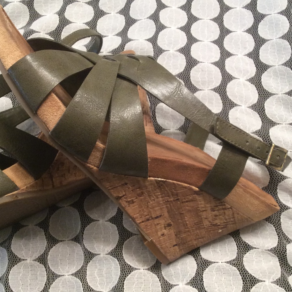 Scrappy Aerosole comfortable wedge shoes