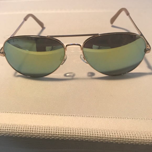 UNISEX polarized aviation style sunglasses. NEW