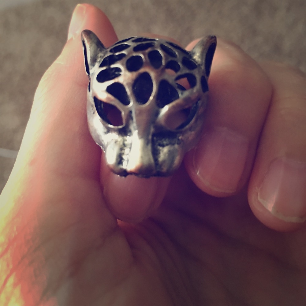 Tiger ring
