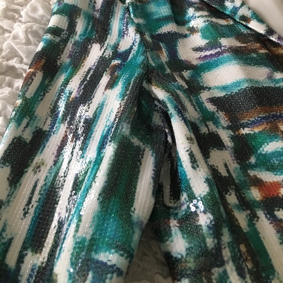 Gorgeous sequined short blazer✨ - Picture 4 of 6