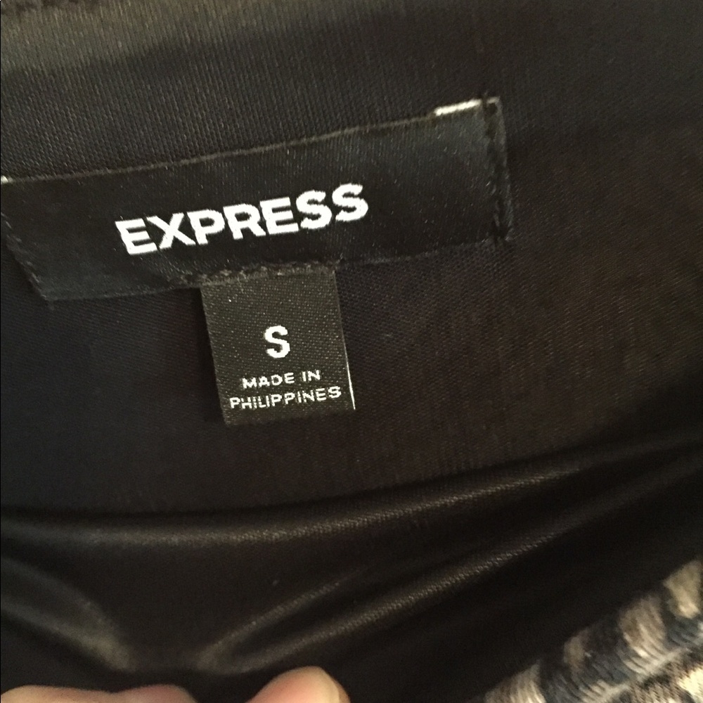 Express Tank Top - Picture 3 of 4
