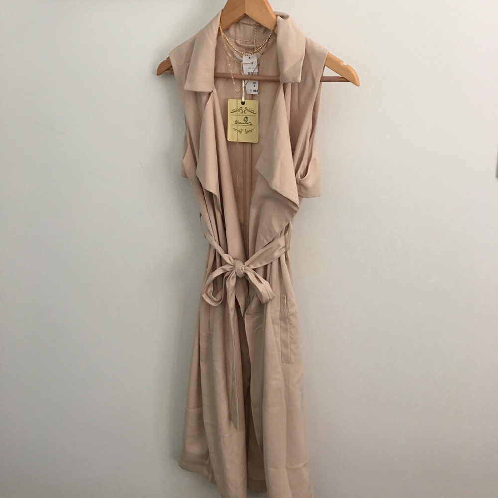 LF Cream Cape/ Sleeveless Overcoat