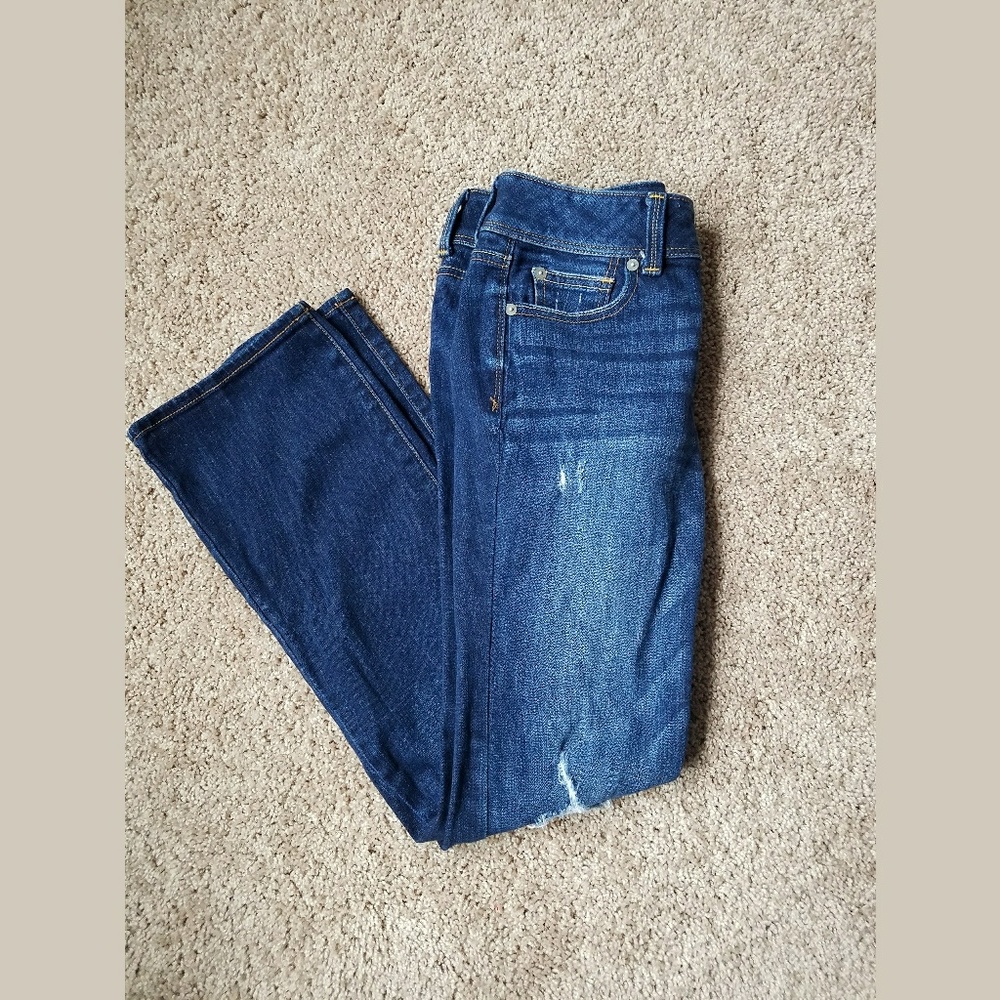 American Eagle size 2R slim boot distressed jeans
