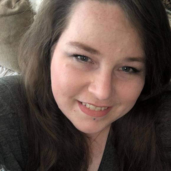 Meet your Posher, Erica - Picture 1 of 1