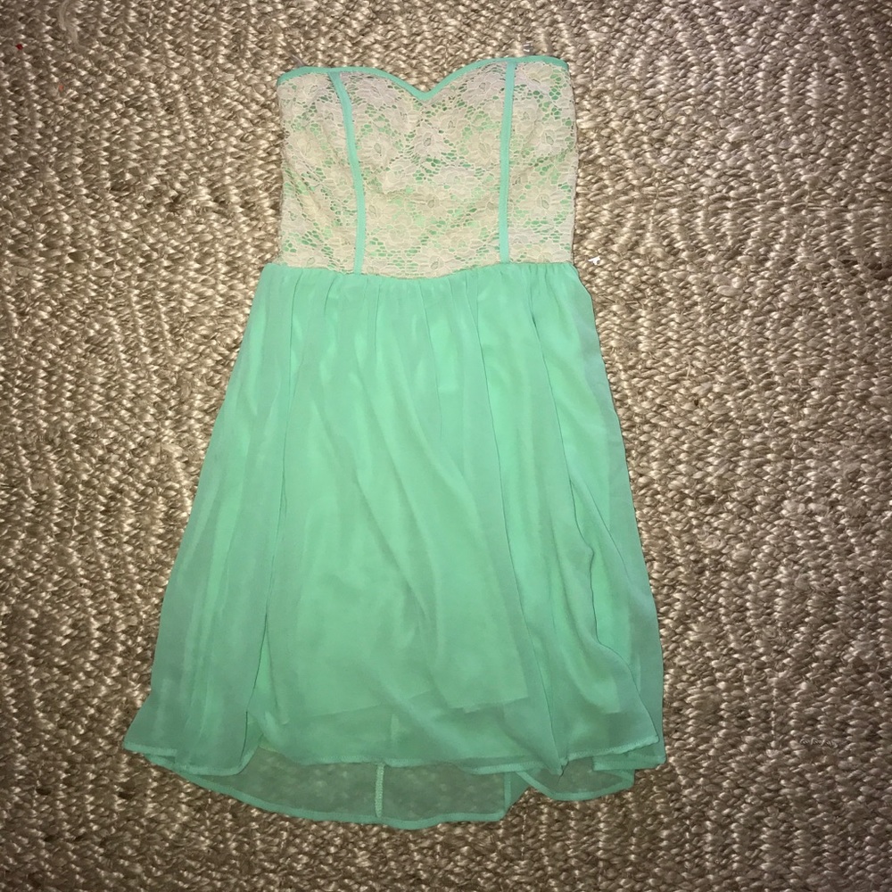 Strapless dress