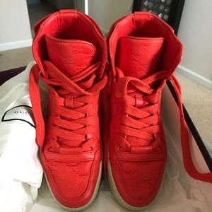 MEN GUCCI HI TOP SNEAKERS