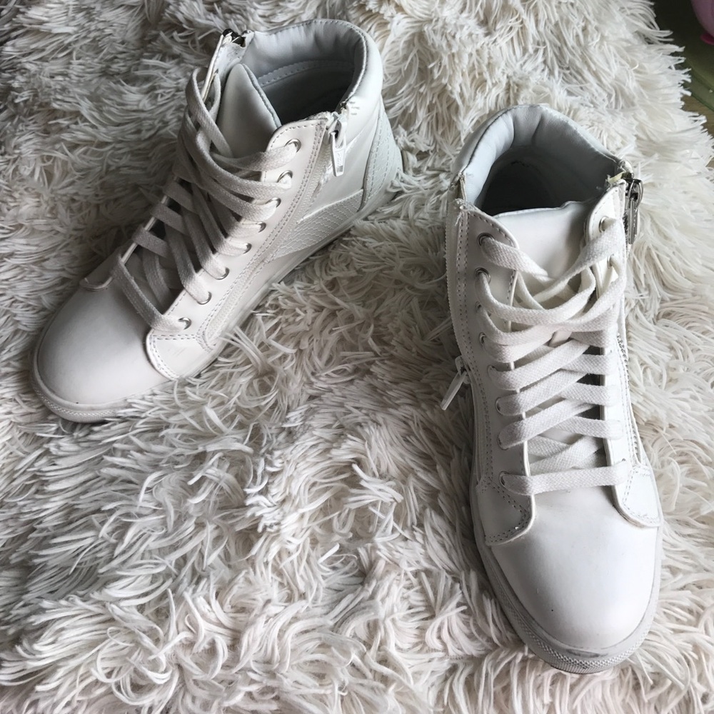 Material Girl Active Sneakers