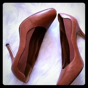 Maxstudio size 6 camel heel warn once too small