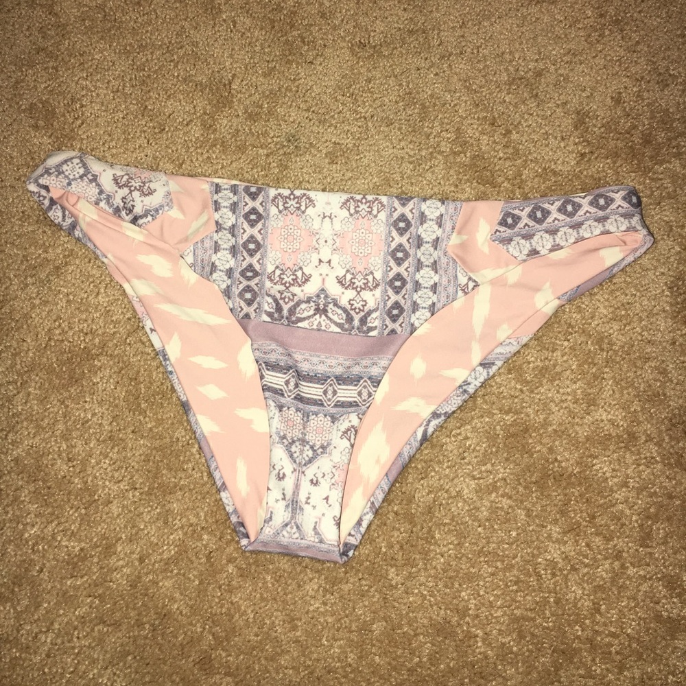 L Space Rimini Barracuda reversible bottoms