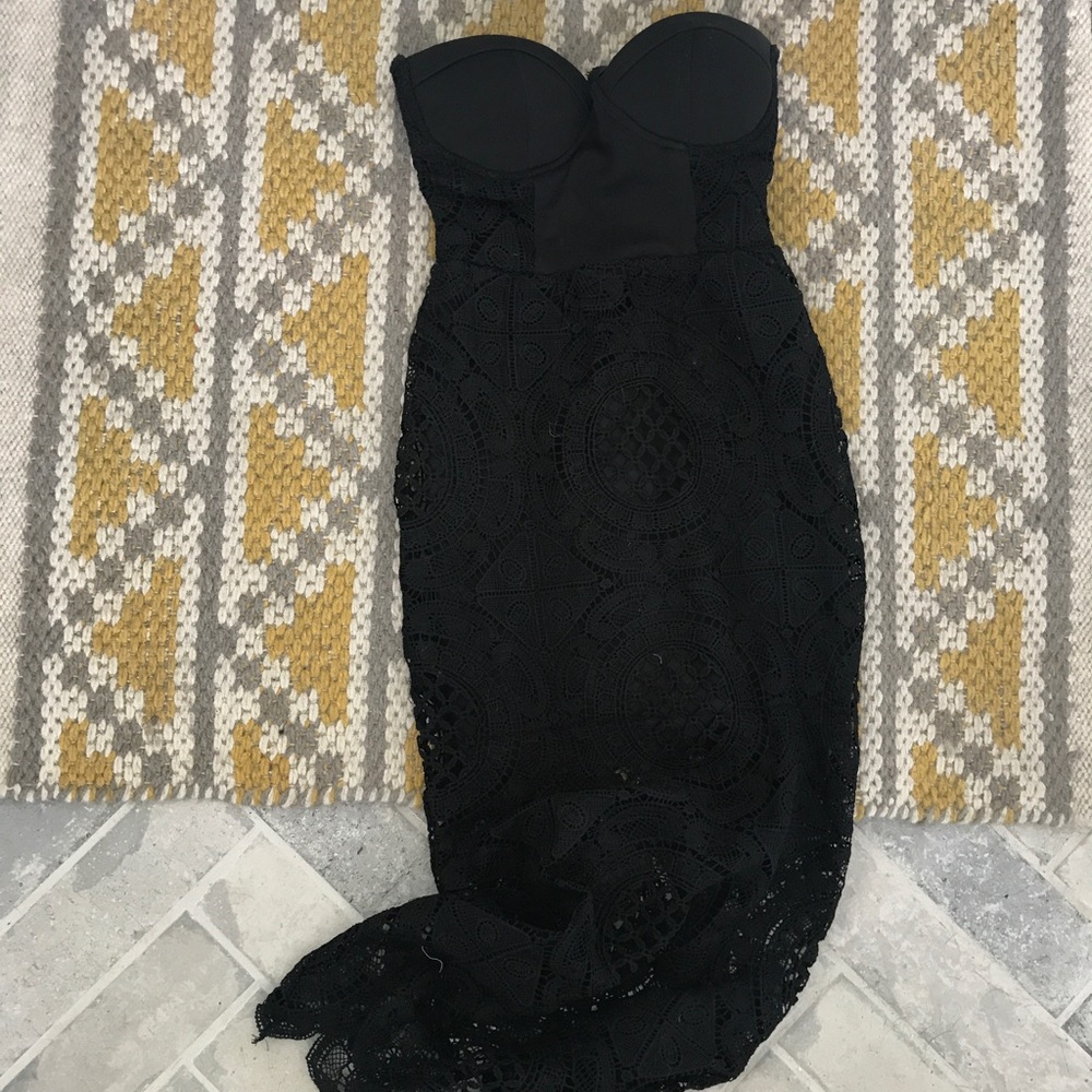 Black dress. White fox boutique