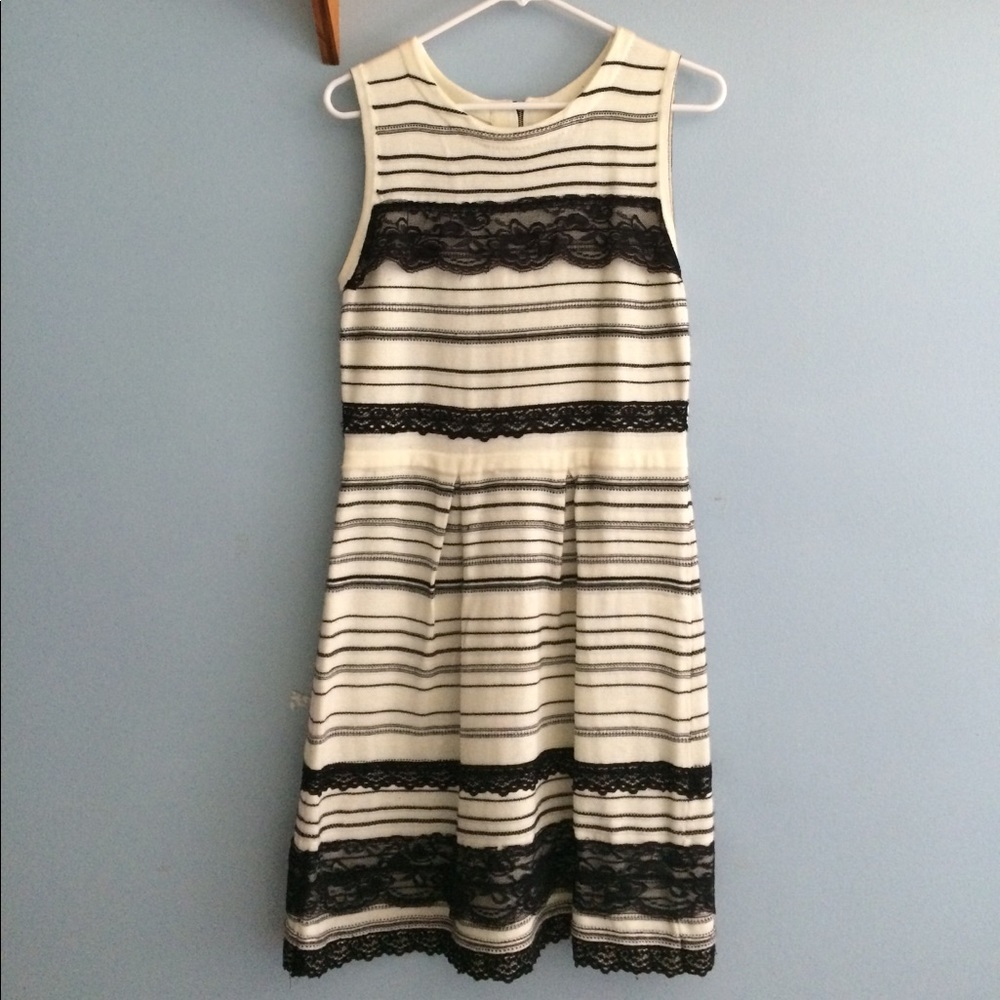 Knit Dress with lace