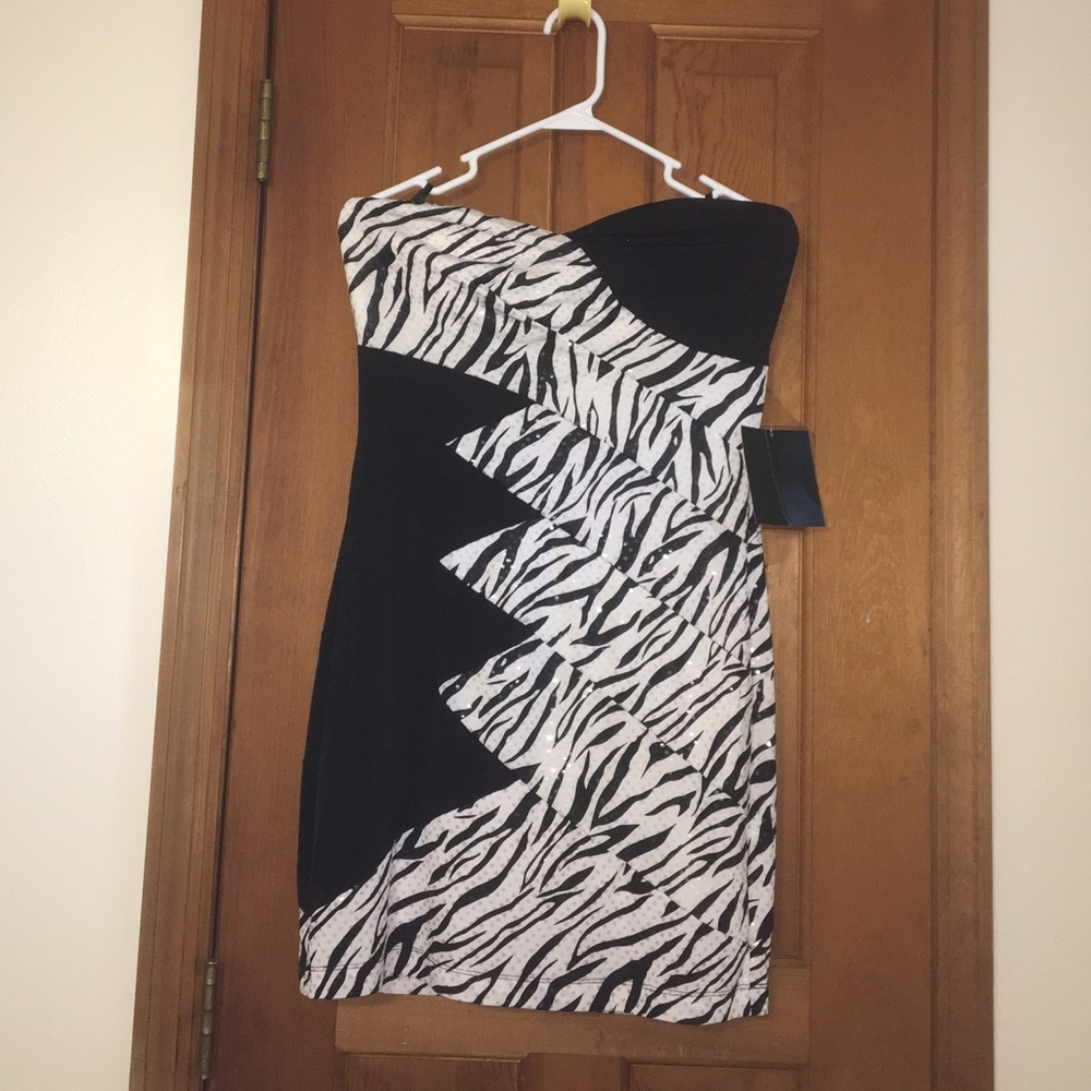 Arden B Sequin strapless dress