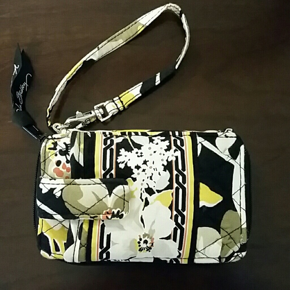Vera Bradley Dogwood wristlet