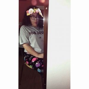 Meet your Posher, Adela