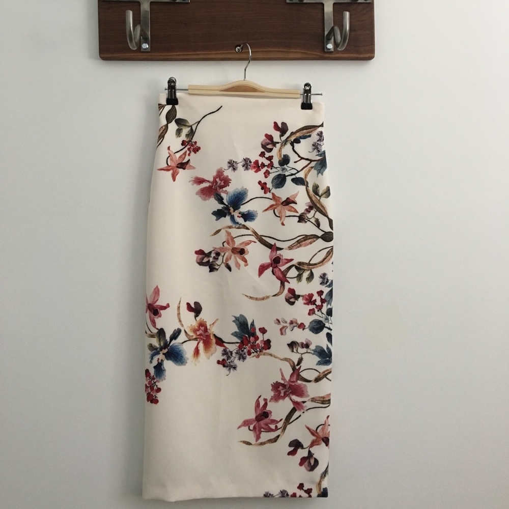 Zara Woman XS Floral Skirt